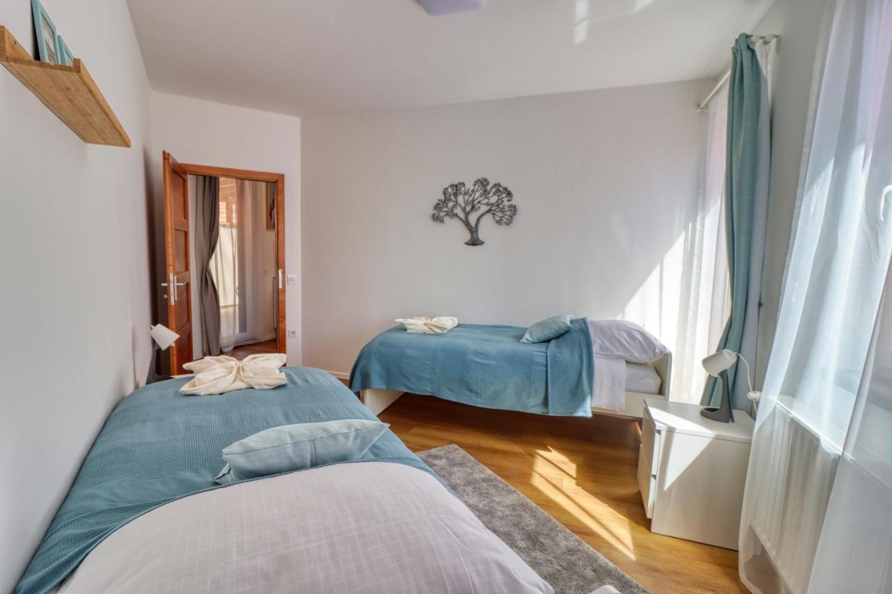 Barka Apartman Eger Exterior foto